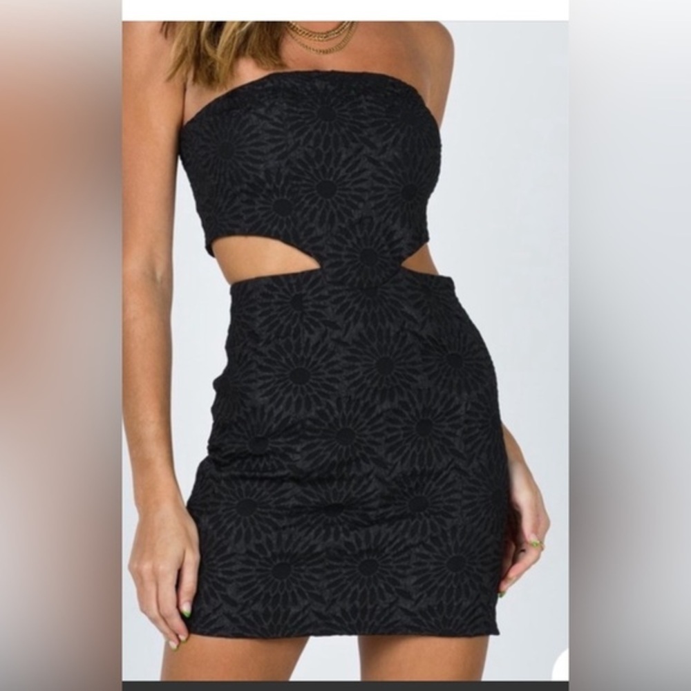 Princess Polly Naomi cut out mini dress -size 4 never worn homecoming dr…